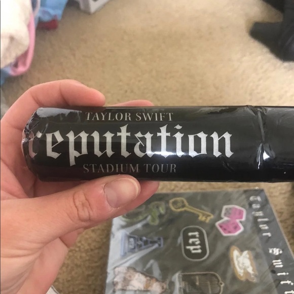 Reputation merch - Picture 6 of 8